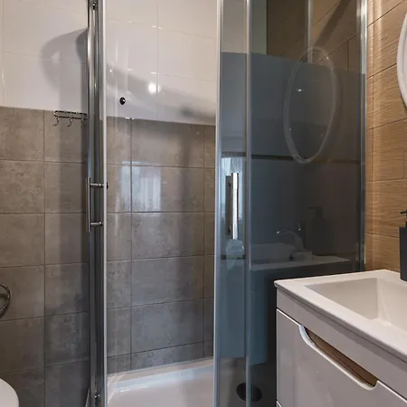 Pokoje i Apartamenty U DRAGONKA Śniadania i Obiady-3