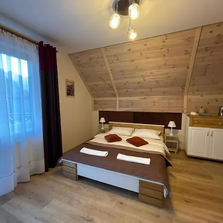 Pokoje Gościnne WIKTORIA-2
